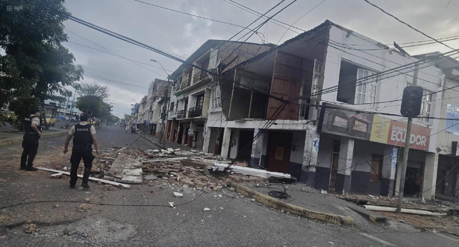 ESM TEMBLOR ESMERALDAS Esmeraldas, Friday, April 25, 2025 Several structural damage leaves so far the tremor with a magnitude of 6 0 with epicenter in Esmeraldas, registered this morning Photos Courtesy HO API Esmeraldas Esmeraldas Esmeraldas Ecuador DIS ESM TEMBLORESMERALDAS ad8eb3387b4c99a5af357530814aa181 Copyright: xx Photo: IMAGO/IMAGOSTOCK&PEOPLE
