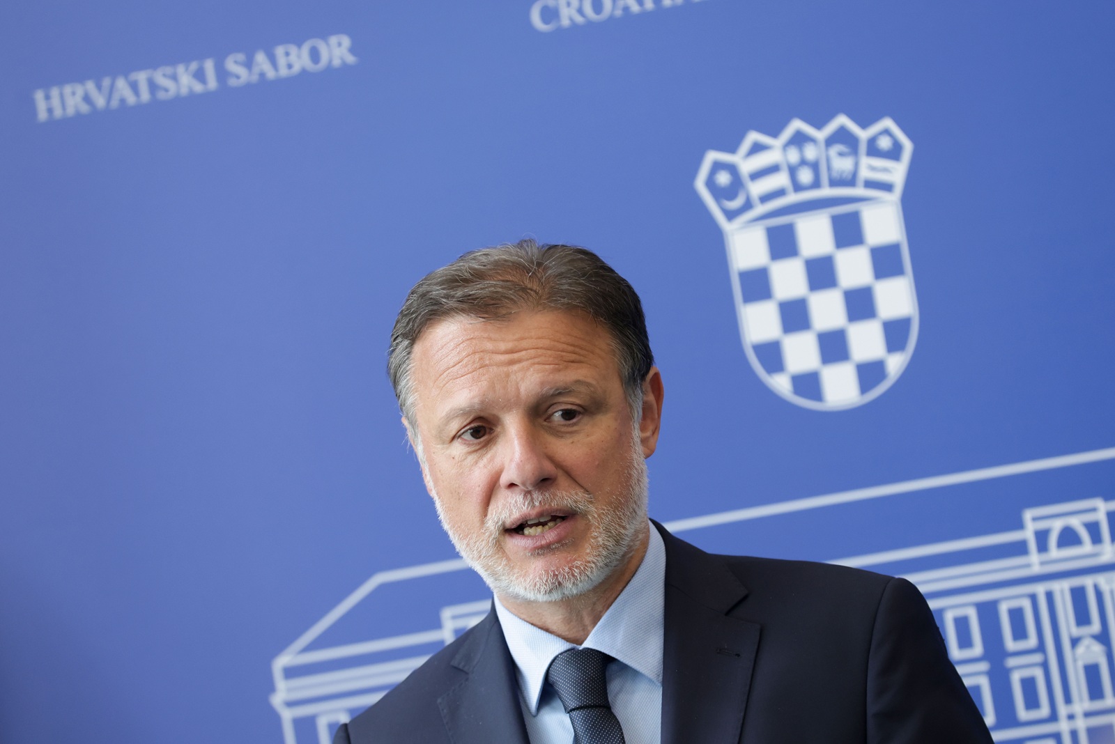 Zagreb, 15.04.2025.- Konferencija za medije predsjednika Hrvatskog Sabora  Gordana Jandrokovića nakon sjednice Predsjedništva Hrvatskoga sabora s predstavnicima klubova zastupnika. Na fotografiji Gordan Jandroković.
foto HINA/ Admir BULJUBAŠIĆ/ abu