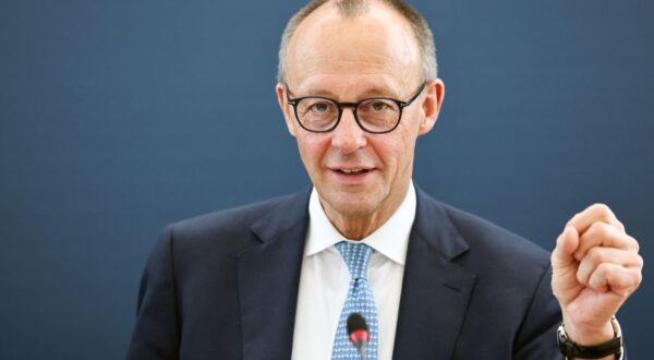 epa11985088 Christian Democratic Union (CDU) party leader and chancellor-in-waiting, Friedrich Merz attends a federal executive committee meeting at the Konrad-Adenauer-Haus, the CDU headquarters, in Berlin, Germany, 24 March 2025.  EPA/HANNIBAL HANSCHKE