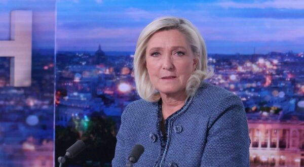 epa12001926 President of the far-right Rassemblement National (RN) parliamentary group Marine Le Pen poses prior to an interview on the evening news broadcast of French TV channel TF1, in Boulogne-Billancourt, outside Paris, France, 31 March 2025. Le Pen was convicted of creating fake jobs at the EU parliament to channel funds to her party to employ people in France and was banned with immediate effect from standing for office for five years, throwing into doubt her bid to stand for the French Presidency in 2027.  EPA/THOMAS SAMSON / POOL  MAXPPP OUT