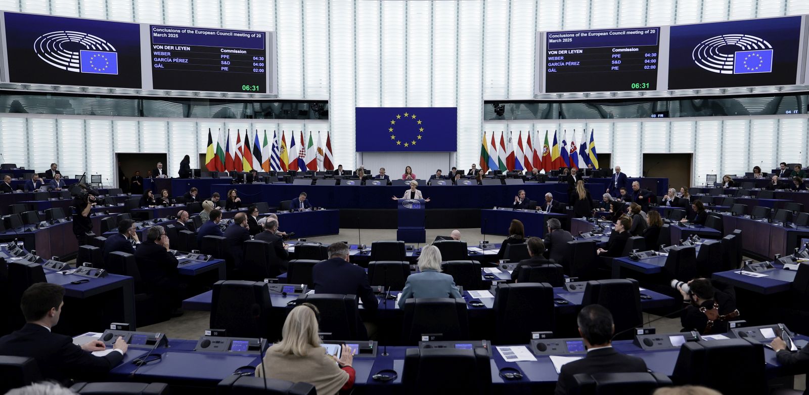 epa12002383 European Commission President Ursula von der Leyen speaks during a debate on 'Conclusions of the European Council meeting of 20 March 2025' at the European Parliament in Strasbourg, France, 01 April 2025. The EU Parliament's session runs from 31 March to 03 April 2025.  EPA/RONALD WITTEK