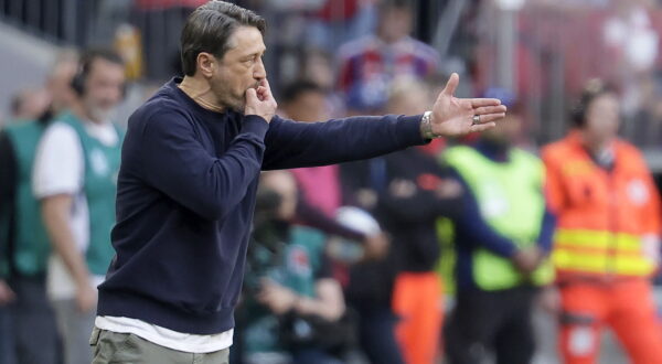 epa12027474 Head coach Niko Kovac of Dortmund reacts during the German Bundesliga soccer match between FC Bayern Munich and Borussia Dortmund in Munich, Germany, 12 April 2025.  EPA/RONALD WITTEK CONDITIONS - ATTENTION: The DFL regulations prohibit any use of photographs as image sequences and/or quasi-video.