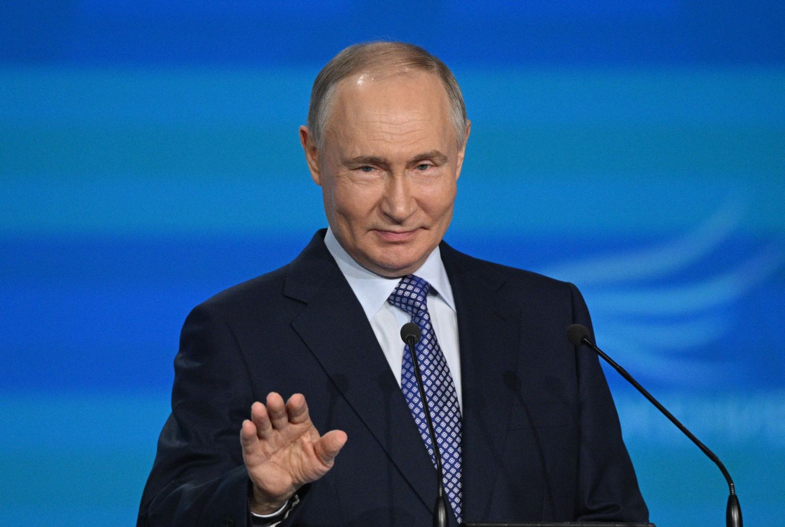 epa12044918 Russian President Vladimir Putin speaks during a ceremony for the Sluzhenie All-Russian Municipal Service Awards at the Russia National Centre in Moscow, Russia, 21 April 2025.  EPA/RAMIL SITDIKOV / SPUTNIK / KREMLIN POOL MANDATORY CREDIT