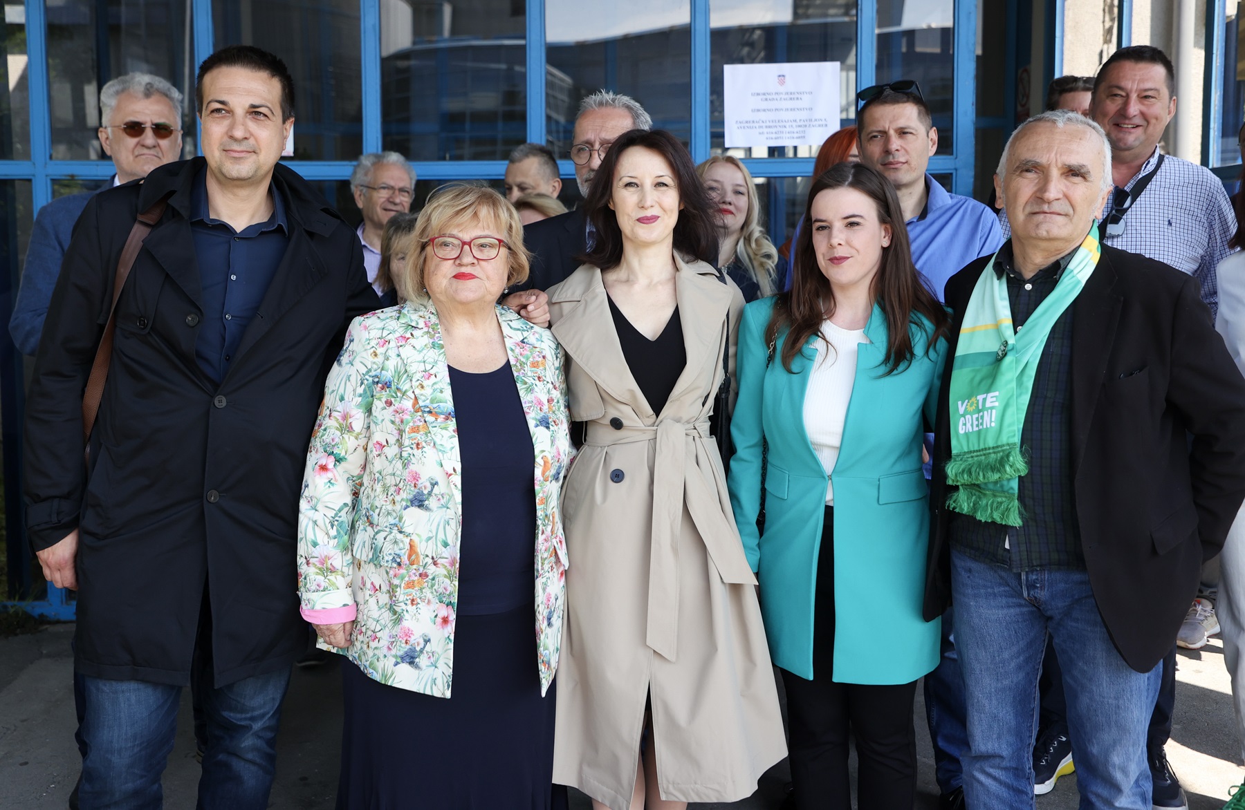 Zagreb, 27.04.2025 - Nositeljica liste Dalija Orešković predala je listu DOSIP-a, GLAS-a, Reformista i ORaH-a za Gradsku skupštinu Grada Zagreba. Na slici Dalija Orešković,  Anka Mrak-Taritaš, Stanko Borić, Zorislav Antun Petrović, Marta Ana Sesar.
foto HINA/ Damir SENČAR/ ds
