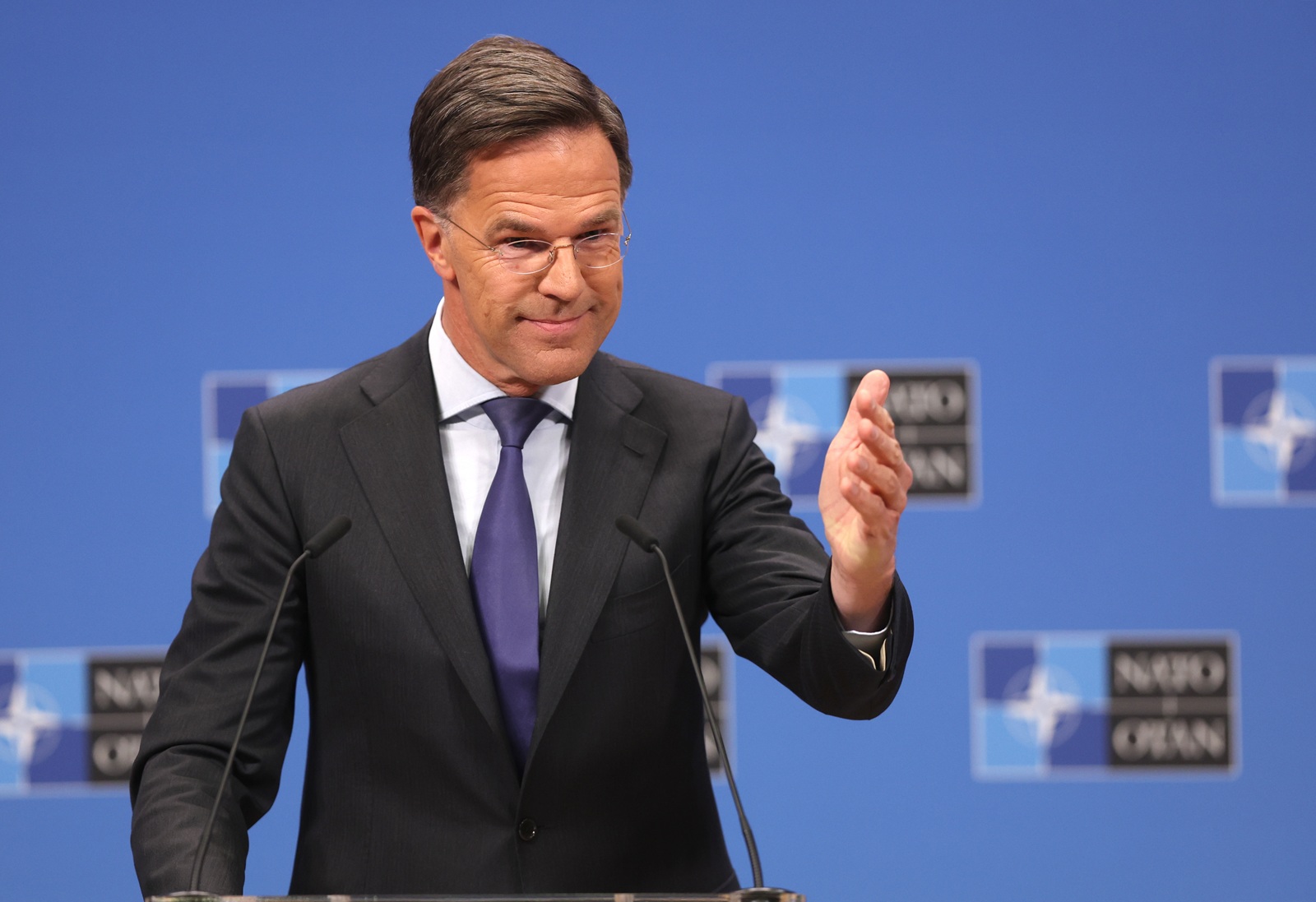 epa12005133 NATO Secretary-General Mark Rutte gestures during a press conference ahead to a North Atlantic Treaty Organization (NATO) foreign ministers' meeting at the alliance's headquarters in Brussels, Belgium, 02 April 2025. The meetings of NATO Ministers of Foreign Affairs will take place on 03 and 04 April.  EPA/OLIVIER HOSLET