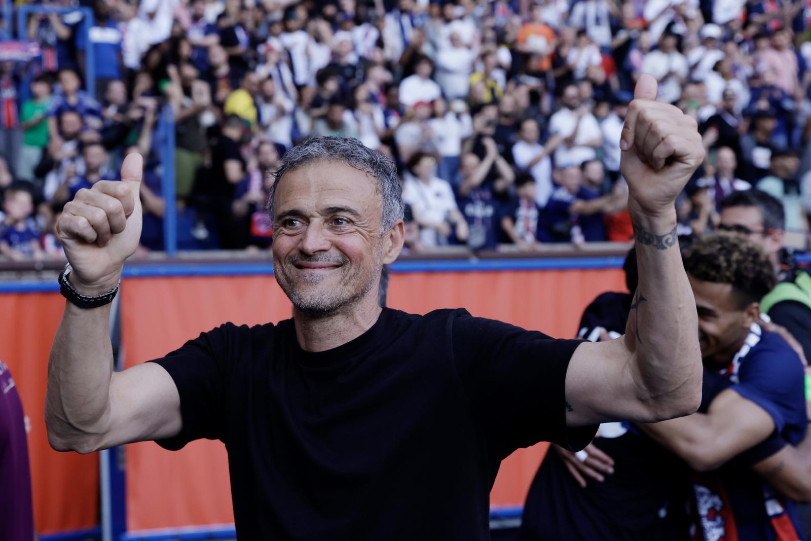 Luis Enrique of Paris Saint-Germain celebrates the title of French champion during the Ligue 1 McDonald's match between Paris Saint-Germain FC and Angers SCO at Parc des Princes on April 04, 2025 in Paris, France.  (Photo by Tnani Badreddine/DeFodi Images) Photo: Tnani Badreddine/DeFodi Images/DEFODI