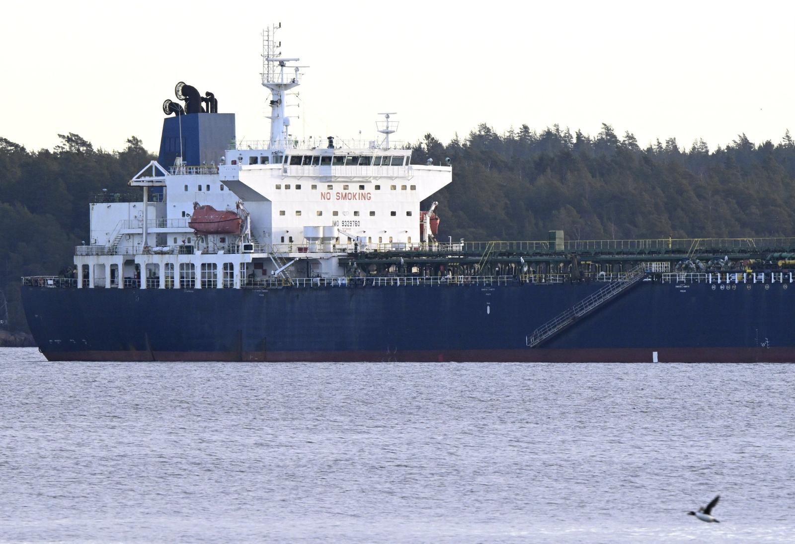 Tanker iz sjene