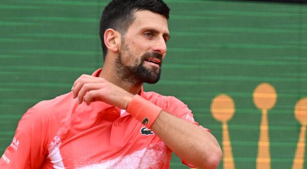 NOVAK DJOKOVIC, Serbia, Monte Carlo Rolex Masters 2025, azione, action, single shot, gesti TENNIS ROLEX MONTE-CARLO MASTERS 2025 Photo: IMAGO/STUDIO FOTOGRAFICO BUZZI SRL/IMAGOSPORT