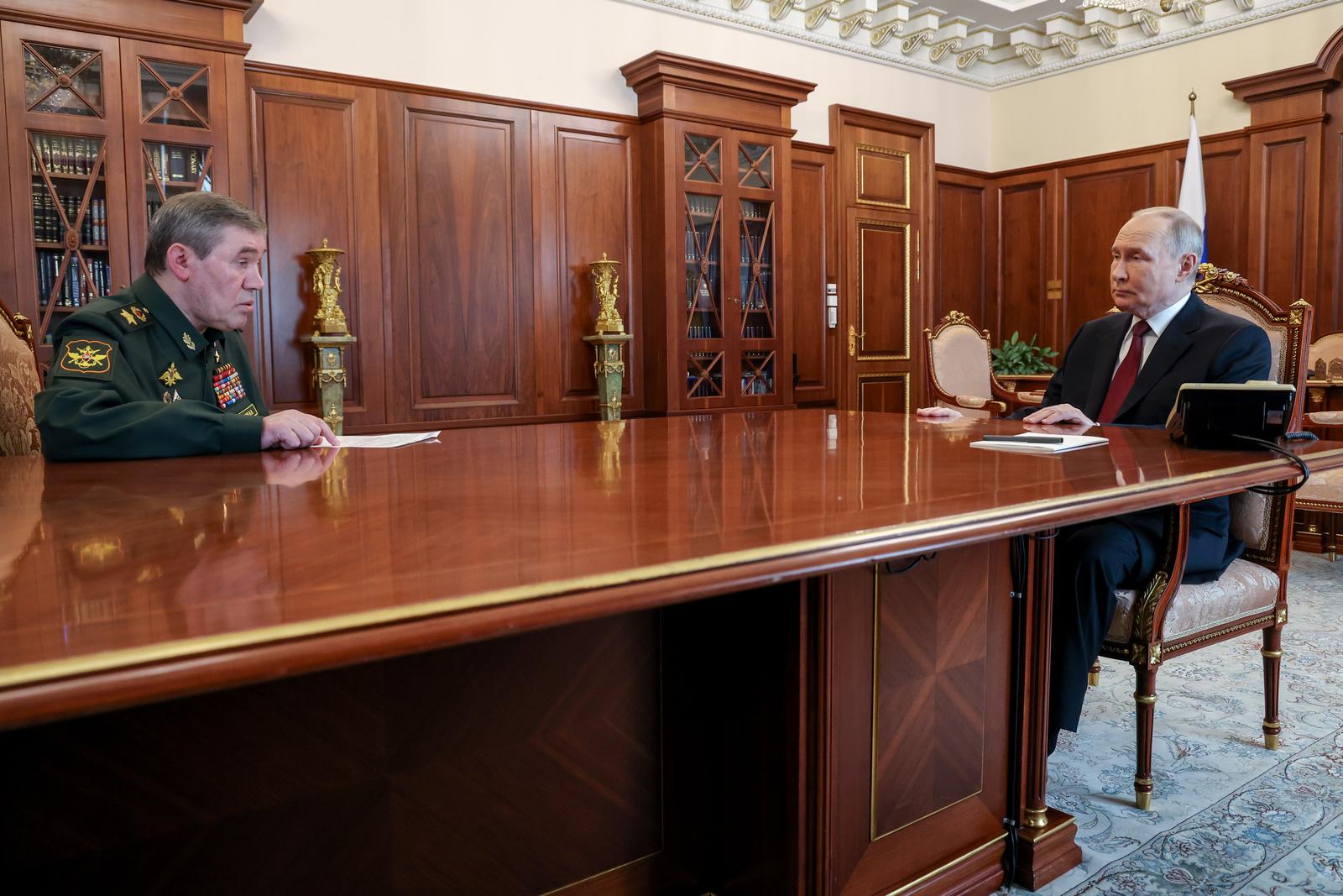 Vladimir Putin i Valerij Gerasimov