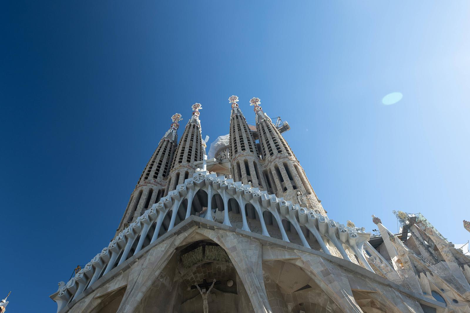 Barcelona ESP, Themenbild Reisen, Barcelona, 15.09.2024. Die Sagrada Familia, an der seit 1882 staendig weitergebaut wird. ESP, Themenbild Reisen, Barcelona, 15.09.2024. *** Barcelona ESP, Theme picture Travel, Barcelona, 15 09 2024 The Sagrada Familia, which has been under constant construction since 1882 ESP, Theme picture Travel, Barcelona, 15 09 2024 Copyright: xEibner-Pressefoto/HeikexFeinerx EP_HFR Photo: IMAGO/Eibner-Pressefoto/Heike Feiner/IMAGOSTOCK&PEOPLE