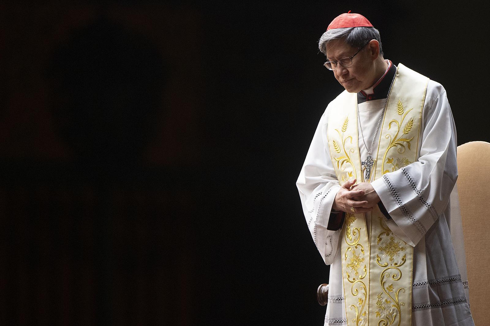 **NO LIBRI** Italy, Rome,Vatican   2025/2/25 Cardinal Luis Antonio Tagle presides over a prayer with faithful for Pope Francis in St. Peter's Square at the Vatican.Photograph by ALESSIA GIULIANI / Catholic Press Photo (Photo by ALESSIA GIULIANI / ipa-agency.net/IPA/Sipa USA) Photo: IPA/SIPA USA