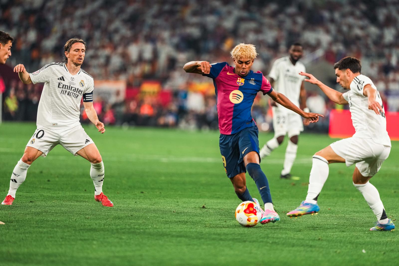 Lamine Yamal of FC Barcelona and Luka Modric of Real Madrid CF and Brahim Diaz of Real Madrid CF during the Spanish Cup, Copa del Rey, Final football match between FC Barcelona and Real Madrid on 26 April 2025 at Estadio de La Cartuja in Sevilla, Spain (Photo by /Sipa USA) Photo: IPA/SIPA USA