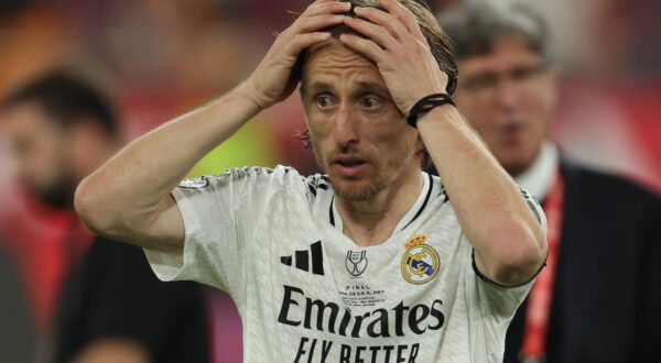 FC Barcelona, Barca Real Madrid CF. Copa del Rey. Final. Luka Modric of Real Madrid at full time during the Copa del Rey match, Final, between FC Barcelona and Real Madrid CF played at La Cartuja Stadium on April 26, 2025 in Sevilla, Spain. kpng Copyright: xPressinphotox AP_240427_BAR-RMA_COP_425 Photo: IMAGO/Pressinphoto/IMAGOSPORT