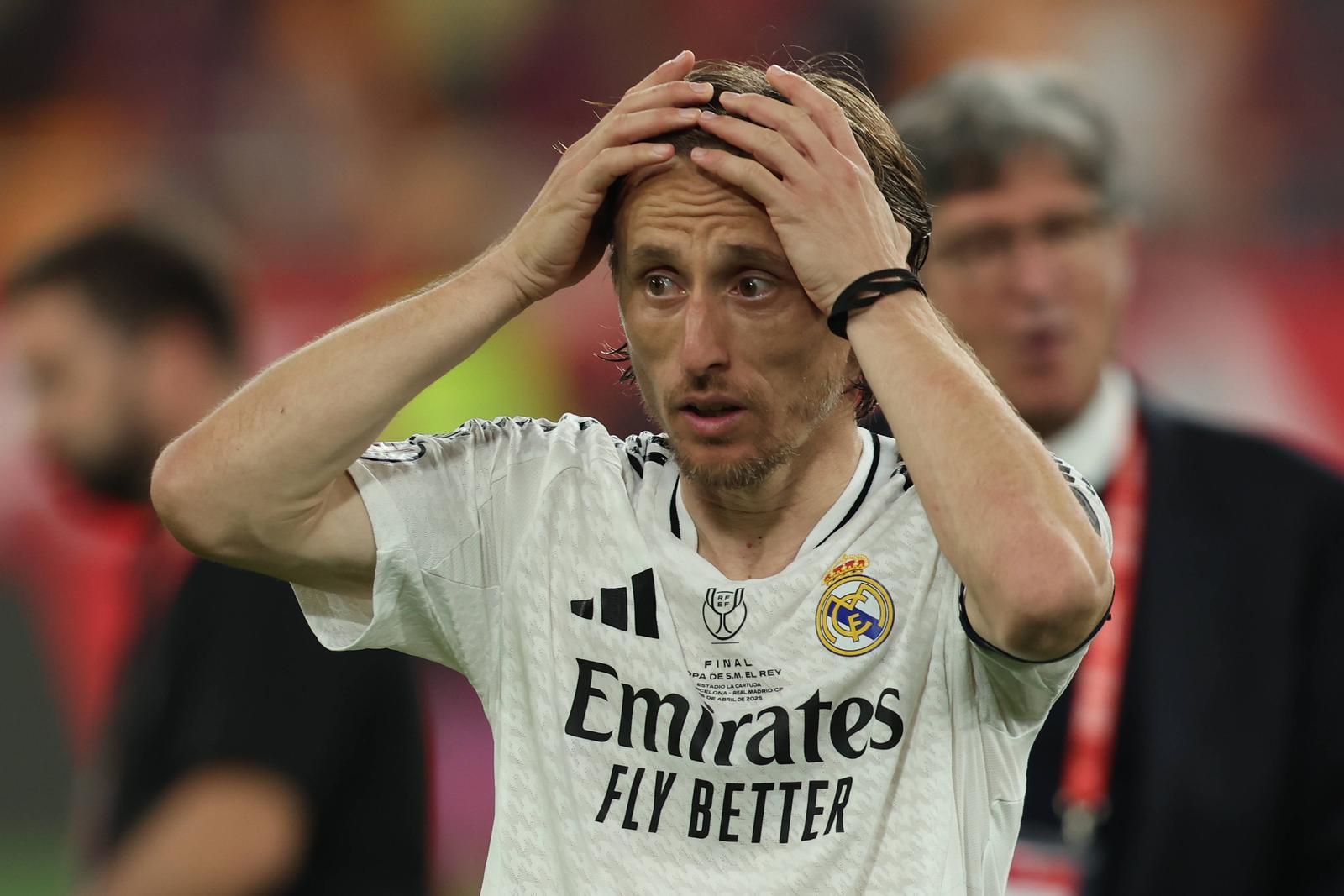 FC Barcelona, Barca Real Madrid CF. Copa del Rey. Final. Luka Modric of Real Madrid at full time during the Copa del Rey match, Final, between FC Barcelona and Real Madrid CF played at La Cartuja Stadium on April 26, 2025 in Sevilla, Spain. kpng Copyright: xPressinphotox AP_240427_BAR-RMA_COP_425 Photo: IMAGO/Pressinphoto/IMAGOSPORT