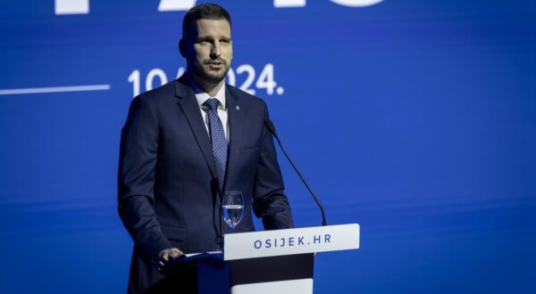 02.12.2024. Osijek, Kulturni centar - U povodu obiljezavanja Dana Grada Osijeka, predsjednik Vlade Andrej Plenkovic sudjelovao je na svecanoj sjednici Gradskog vijeca, te se tom prigodom obratio okupljenima. Photo: Davor Javorovic/PIXSELL