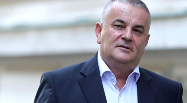 Drago Tadić dolazi na sudjenje na Županijski sud 03.09.2018., Zagreb - Zupanijski sud. Na sudjenju Bozidaru Kalmeti i ostalima u aferi HGK - remorker svjedocio je Drago Tadic. Drago Tadic dolazi na sudjenje.rPhoto: Sanjin Strukic/PIXSELL