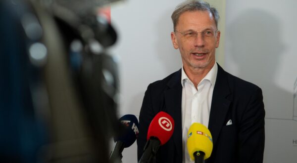 05.04.2025., HNB, Trg hrvatskih velikana, Zagreb - Dan otvorenih vrata Hrvatske narodne banke (HNB). Izjave Borisa Vujčića i Sandre Savaljek. Photo: Luka Antunac/PIXSELL