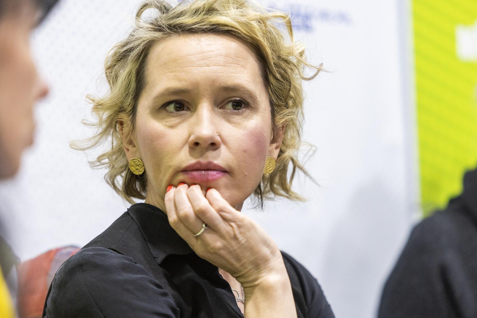 06.03.2025., Pula-
U prostorima stranke Mozemo! Odrzan je okrugli stol na temu Mentalno zdravlje djece i mladih.  Sudjelovali su dr. med. Ivana Kekin, Karlo Zupicic, Dusica Radojcic a moderatorica je bila dr. sc. Vanja Markovic. Photo: Srecko Niketic/PIXSELL