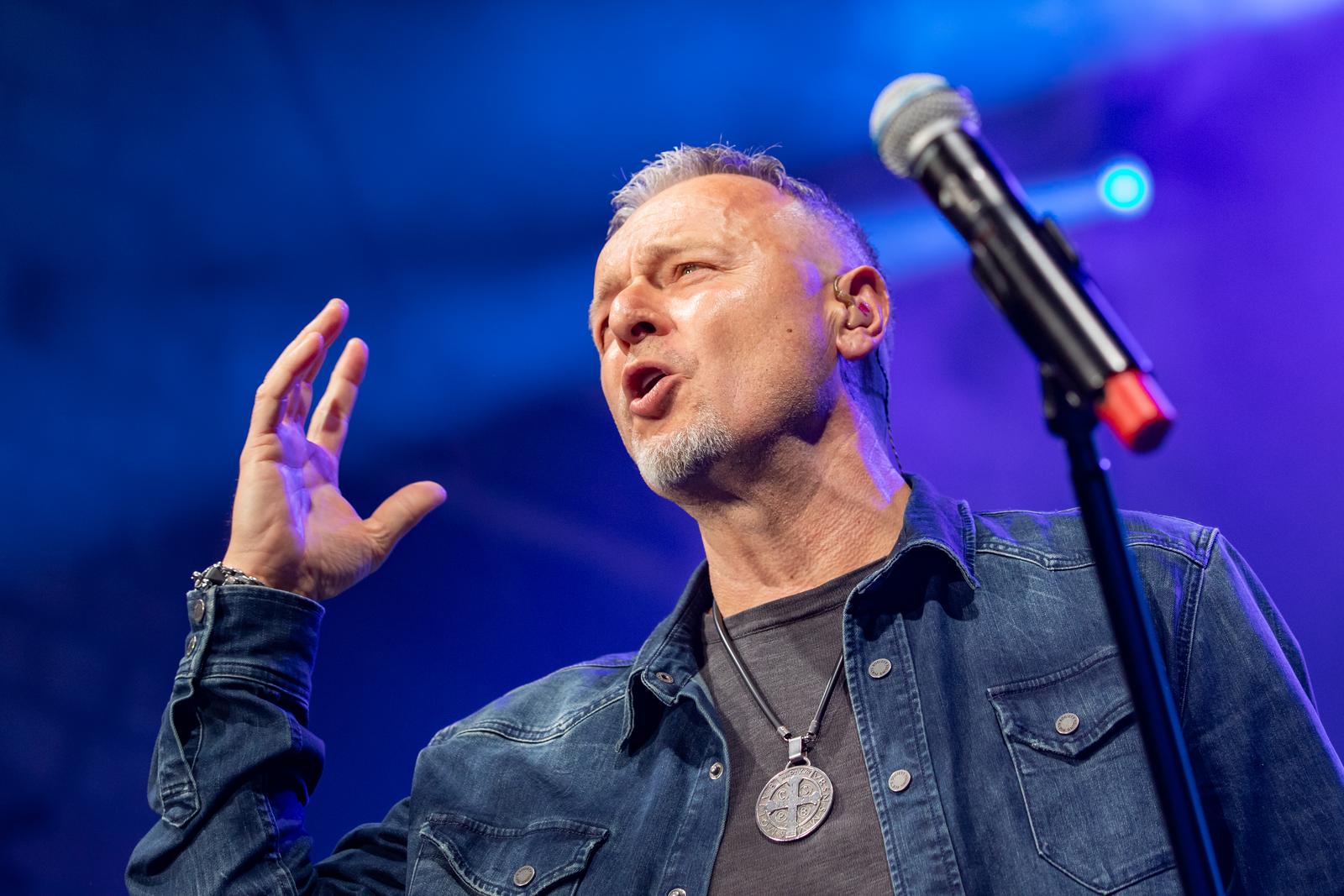06.12.2024., Stradun, Dubrovnik - Uz Dan dubrovackih branitelja, Marko Perkovic Thompson odrzao je koncert na prepunom Stradunu. Na trenutke je unutar zidina bilo gotovo 20000 ljudi sto nadmasuje i doceke Nove godine.
PHOTO: Grgo Jelavic/PIXSELL
 Photo: Grgo Jelavic/PIXSELL
