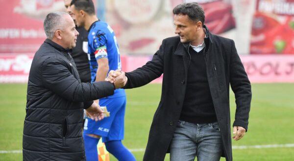 10.11.2024., Stadion Ivan Kusek Apas, Kopriovnica - 13. kolo SuperSport HNL, NK Slaven Belupo i NK Varazdin. Mario Kovacevic, Nikola Safaric Photo: Vjeran Zganec Rogulja/PIXSELL