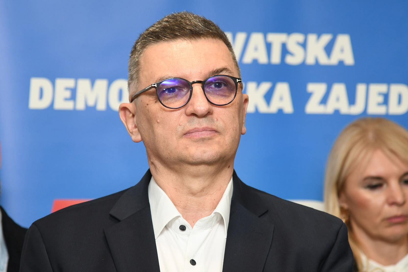 11.03.2025., Krizevci - Gradska organizacija HDZ-a na konferenciji za medije predstavila je svog predsjednika Matu Devcica kao kandidata za gradonacelnika Krizevaca, te koalicijskog partnera (Hrvatska demokrscannska stranka) Denisa Maksica kao kandidata za zamjenika gradonacelnika na predstojecim lokalnim izborima zakazanim za 18. svibnja. Mato Devcic Photo: Damir Spehar/PIXSELL