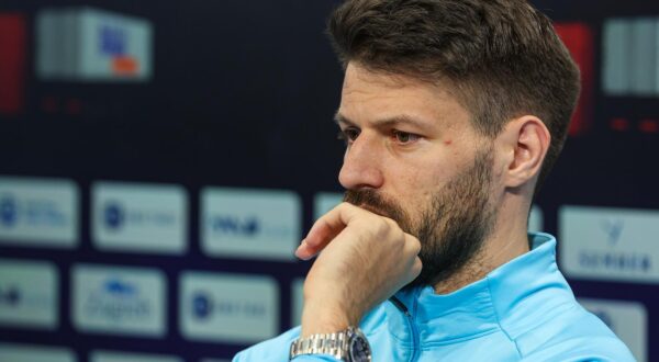 11.04.2025., stadion Maksimir, Zagreb - Konferencija za medije GNK Dinamo uoci utakmice 29. kola, GNK Dinamo - NK Osijek i nakon nedavnog otkaza treneru Fabiu Cannavaru. Trener GNK Dinamo Sandro Perkovic, predsjednik Uprave Zvonimir Manenica, Marko Bosnir, Arijan Ademi i Bruno Petkovic. Clanovi Uprave Darko Podnar, Dubravko Skender, Velimir Zajec, Hrvoje Puhalo dosli su dati podrsku treneru, igracima i predsjedniku Uprave. Photo: Goran Stanzl/PIXSELL