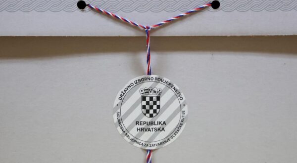 12.01.2025.,Sibenik-.Drugi krug glasovanja za izbor predsjednika Republike Hrvatske. Photo: Dusko Jaramaz/PIXSELL