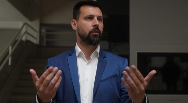 15.04.2025.,Split-Zamjenik gradonacelnika Bojan Ivosevic odrzao konferenciju za medije s temom pod nazivom "Dosje Split: Istina o zaposljavanju u gradskim tvrtkama". Photo: Ivo Cagalj/PIXSELL