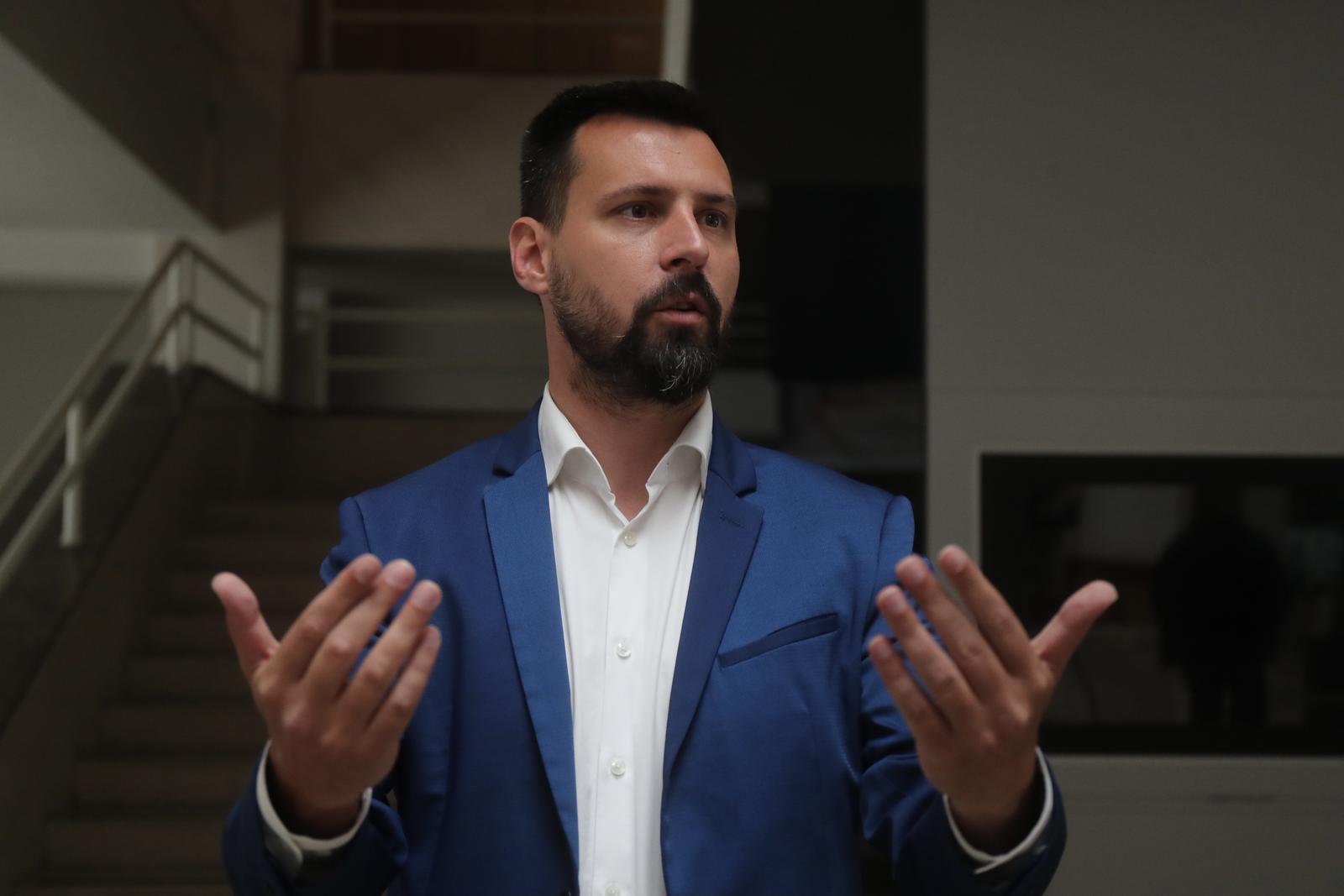 15.04.2025.,Split-Zamjenik gradonacelnika Bojan Ivosevic odrzao konferenciju za medije s temom pod nazivom "Dosje Split: Istina o zaposljavanju u gradskim tvrtkama". Photo: Ivo Cagalj/PIXSELL