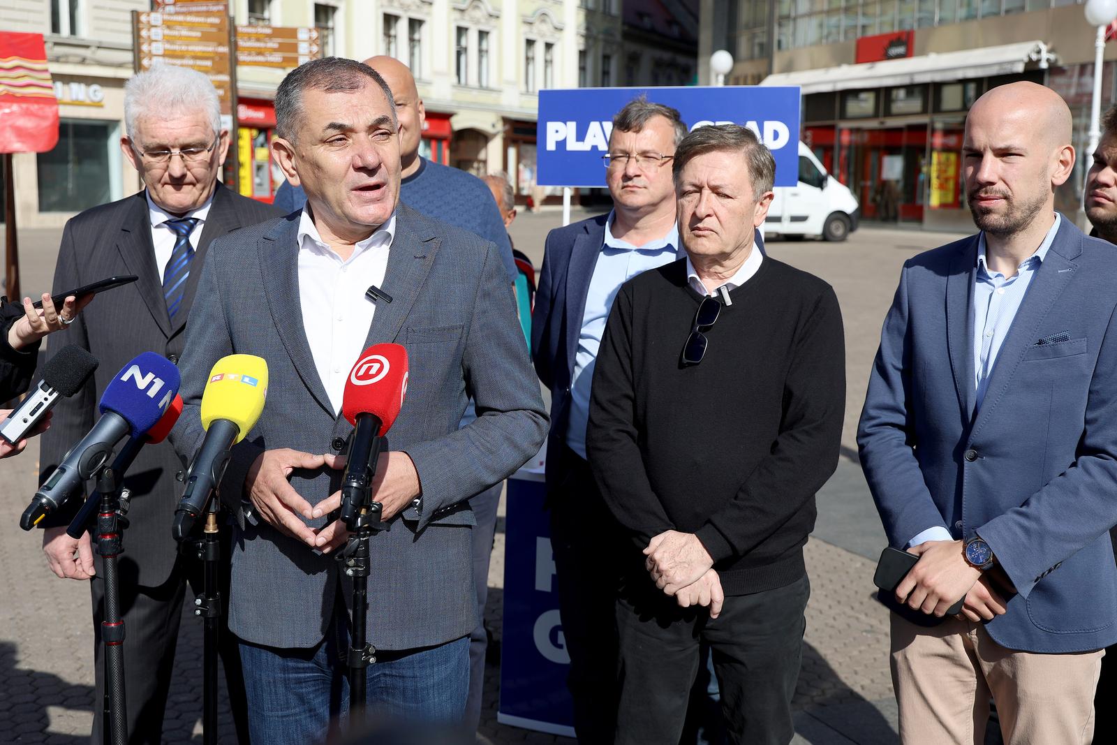 16.04.2025., Zagreb - Kandidat za gradonacelnika Grada Zagreba Ivica Lovric zapocelo je s prikupljanjem potpisa za potvrdu svoje kandidature na lokalnim izborima 2025. Photo: Patrik Macek/PIXSELL