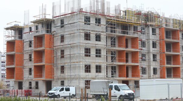 17.02.2025., Karlovac - Gradnja nove stambene zgrade u gradskoj cetvrti Grabrik. Photo: Kristina Stedul Fabac/PIXSELL