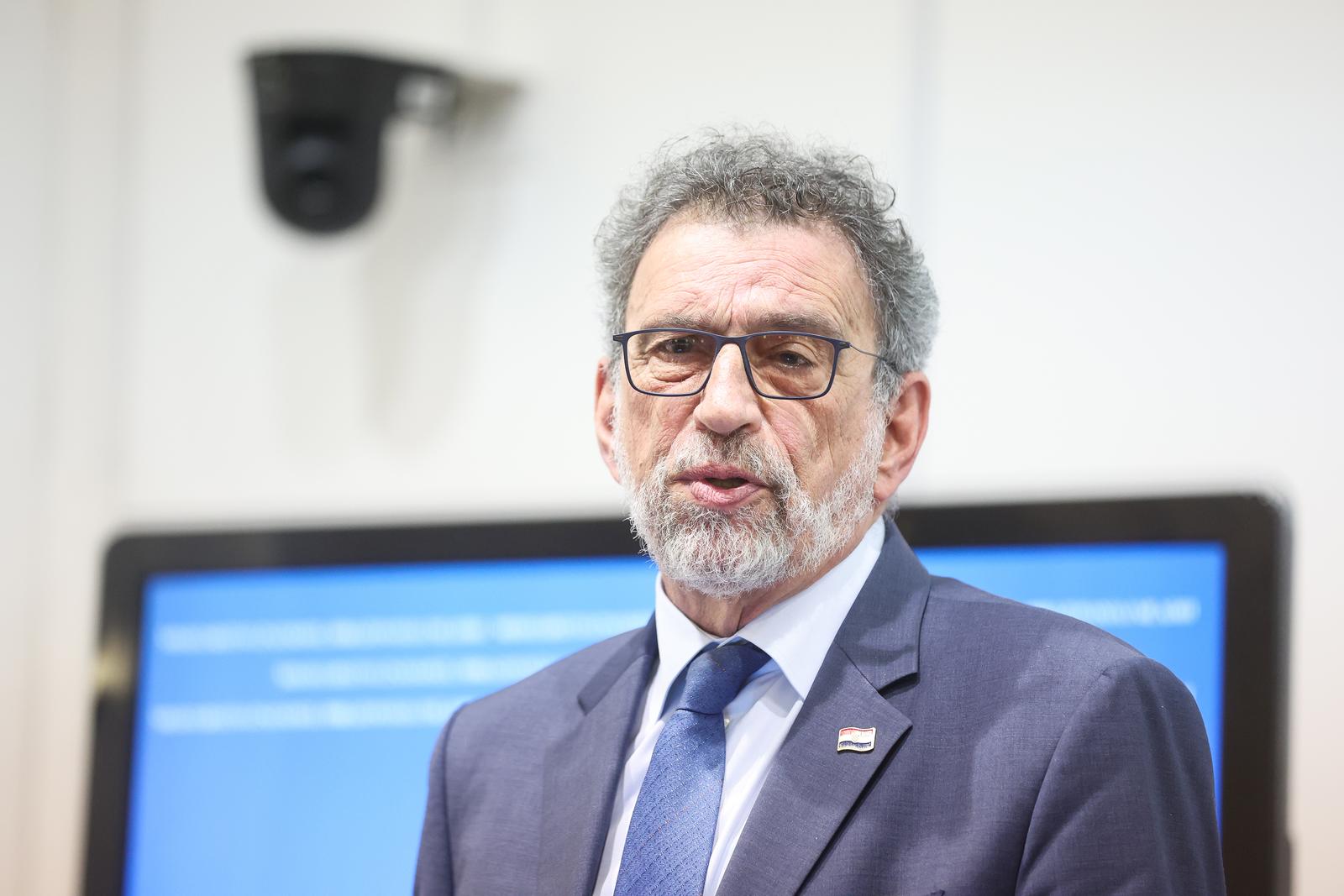 17.03.2025., Zagreb - Povodom najavljenog strajka u skolama i na fakultetima, u Ministarstvu znanosti, obrazovanja i mladih odrzana je konferencija za medije. ministar znanosti, obrazovanja i mladih Radovan Fuchs Photo: Slavko Midzor/PIXSELL
