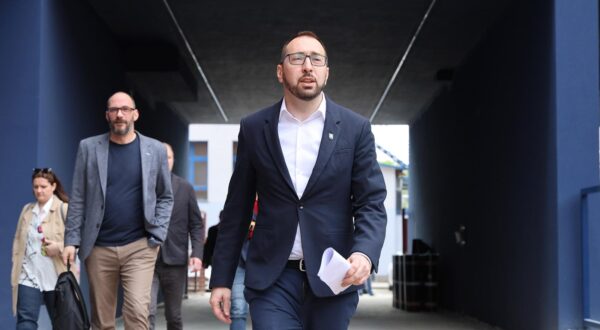 17.04.2025., Zagreb - Gradonacelnik Grada Zagreba Tomislav Tomasevic i zamjenici gradonacelnika Danijela Dolenec i Luka Korlaet obisli su  radove na djecjem vrticu u Prilazu baruna Filipovica. Photo: Patrik Macek/PIXSELL