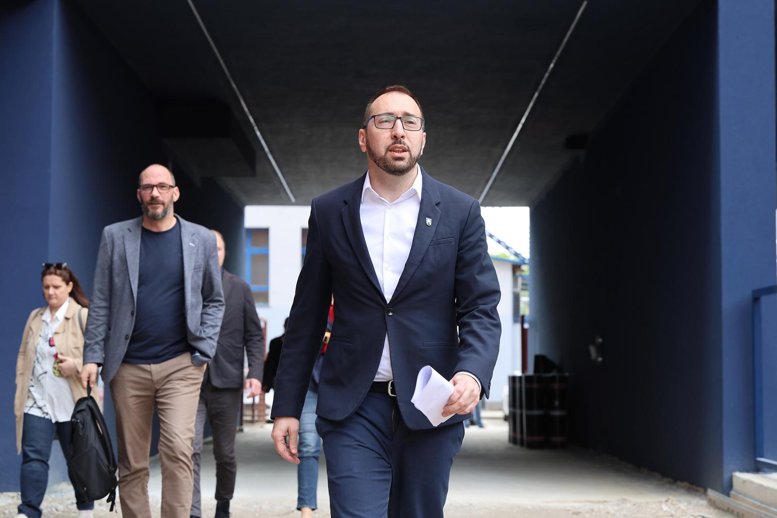 17.04.2025., Zagreb - Gradonacelnik Grada Zagreba Tomislav Tomasevic i zamjenici gradonacelnika Danijela Dolenec i Luka Korlaet obisli su  radove na djecjem vrticu u Prilazu baruna Filipovica. Photo: Patrik Macek/PIXSELL