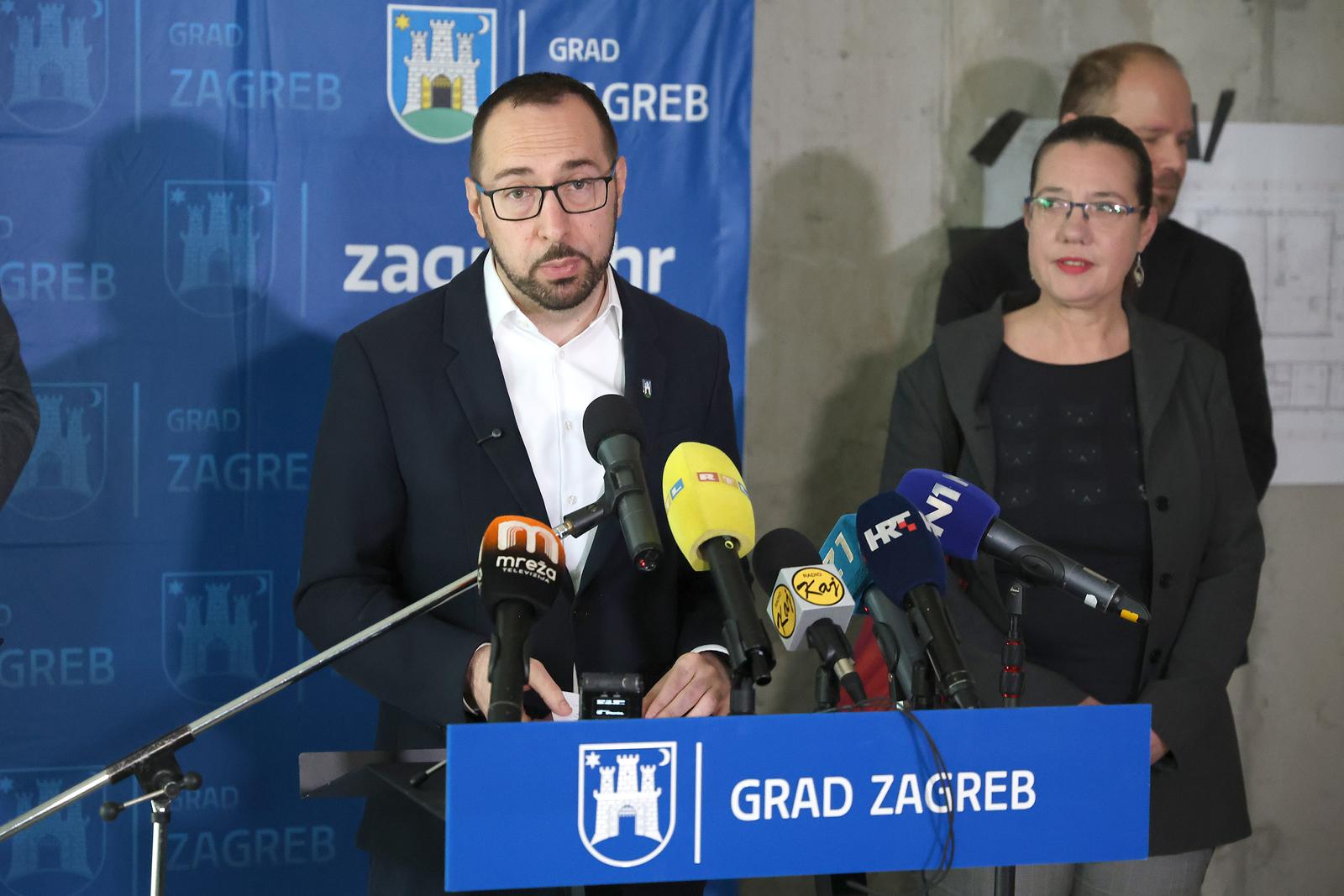 17.04.2025., Zagreb - Gradonacelnik Grada Zagreba Tomislav Tomasevic i zamjenici gradonacelnika Danijela Dolenec i Luka Korlaet obisli su  radove na djecjem vrticu u Prilazu baruna Filipovica. Photo: Patrik Macek/PIXSELL
