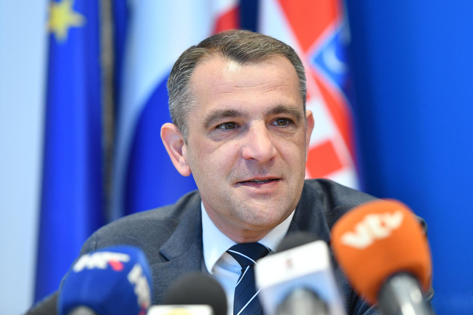 18.03.2025., Cakovec - U Maloj vijecnici Medjimurske zupanije potpisan je sporazum o sufinanciranju projekta "Skolska sportska dvorana Domasinec" te sporazum o sufinanciranju projekta "Dogradnja osnovne skole i sportske dvorane u Gornjem Mihaljevcu". zupan Medjimurske zupanije Matija Posavec Photo: Vjeran Zganec Rogulja/PIXSELL