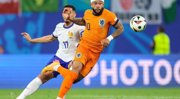 21.06.2024., stadion Leipzig, Leipzig, Njemacka - Europsko prvenstvo 2024., skupina D, 2. kolo, Nizozemska - Francuska. William Saliba, Memphis Depay Photo: Sanjin Strukic/PIXSELL
