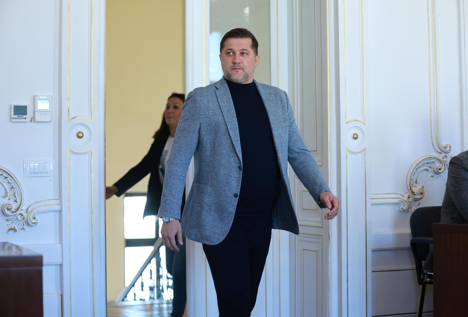 22.10.2024., Osijek - Na Zupanijskom sudu nastavljeno je sudjenje braci Mamic i ostalima za izvlacenje novca iz Dinama. Dario Zahora Photo: Davor Javorovic/PIXSELL