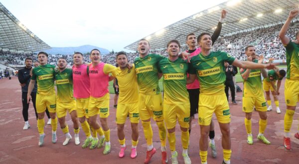 23.04.2025., stadion Poljud, Split - SuperSport HNL, 31. kolo, HNK Hajduk - NK Istra 1961. Mateo Lisica, Josip Radosevic, Vinko Rozic, Hamza Jaganjac, Irfan Ramic, Dario Maresic, Moris Valincic i Antonio Mauric Photo: Ivo Cagalj/PIXSELL