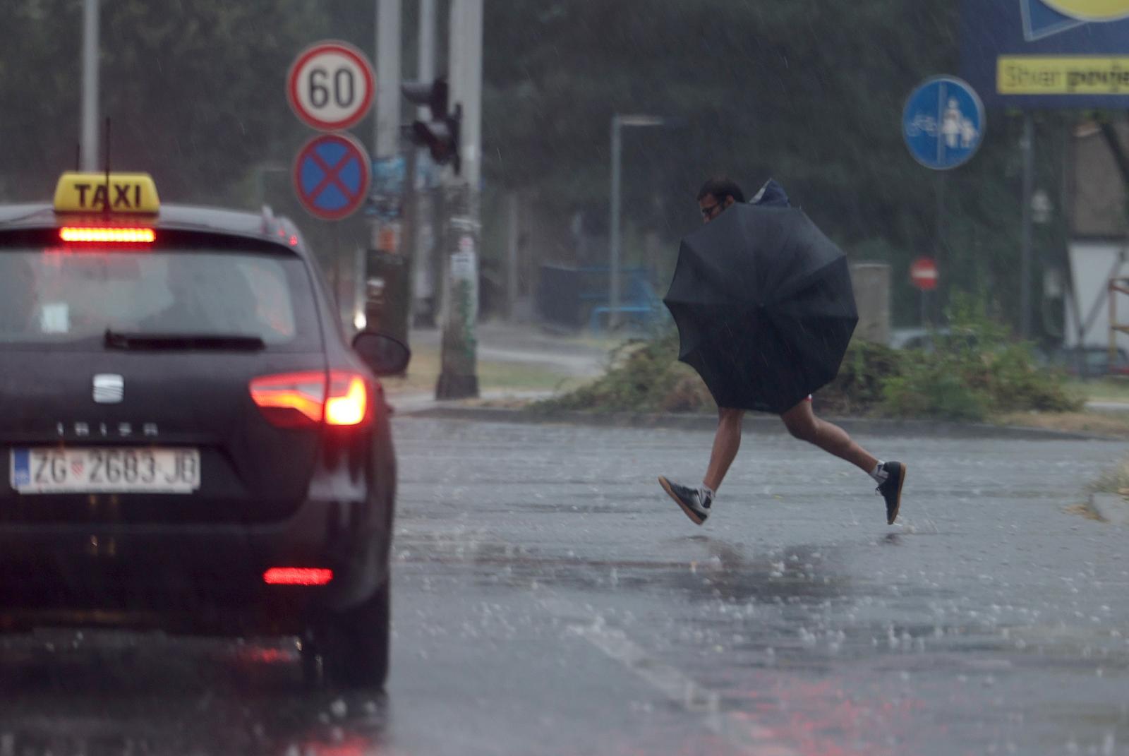 23.06.2023., Zagreb - Oluja pogodila Zagreb. Photo: Marko Prpic/PIXSELL