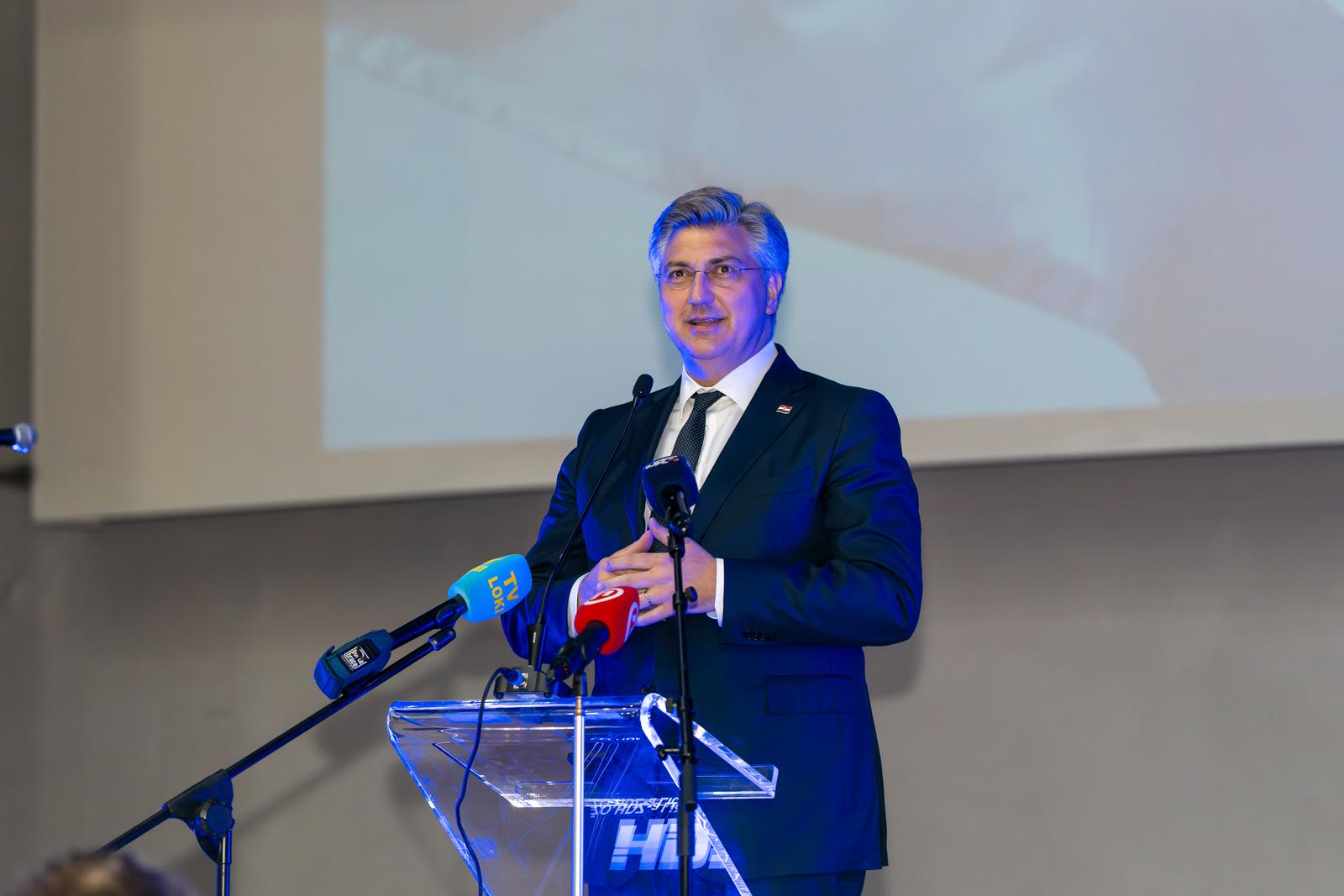 24.04.2025., Gospic - 35. obljetnica osnivanja HDZ-a Licko senjske zupanije odrzana je u kinu Korzo. predsjednik Vlade RH Andrej Plenkovic Photo: Hrvoje Kostelac/PIXSELL