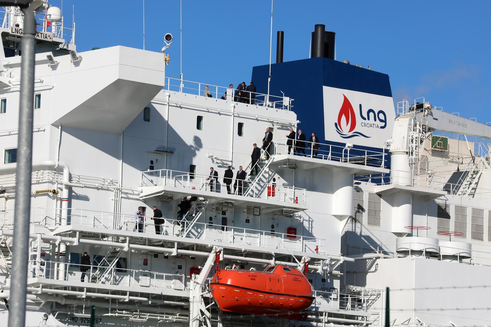 24.11.2022., otok Krk - Premijer Andrej Plenkovic  sa saveznim kancelarom Republike Austrije Karlom Nehammerom i predsjednikom Vlade Savezne drzave Bavarske Markusom Soederom obisao LNG terminal u Omislju na Krku.  Photo: Goran Kovacic/PIXSELL