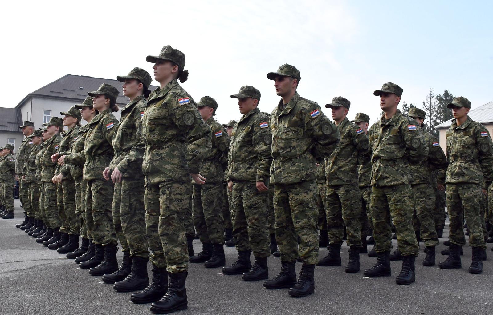 25.10.2024., Pozega - Potpredsjednik Vlade Republike Hrvatske i ministar obrane Ivan Anusic sudjelovao na svecanoj prisezi 44. narastaja rocnika na dragovoljnom vojnom osposobljavanju u vojarni 123 brigade HV Pozega. Photo: Ivica Galovic/PIXSELL