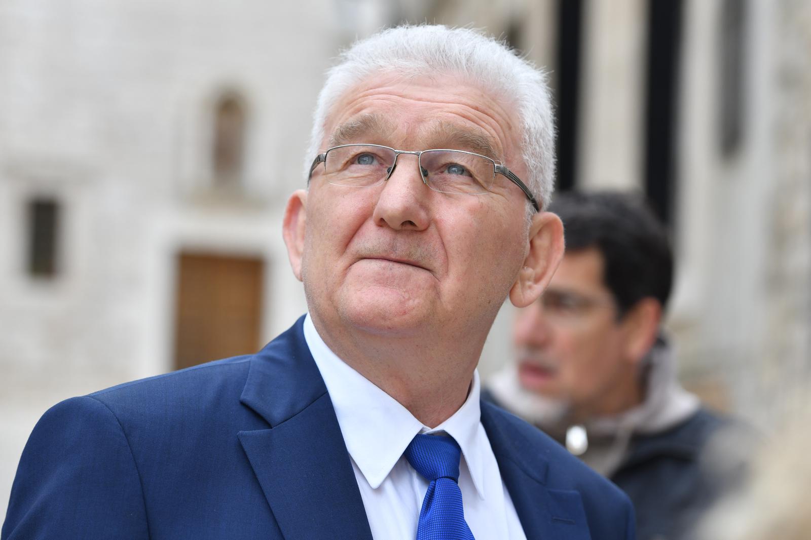 26.03.2025., Sibenik - Konferencija za medije MOST-a BUZ-a na kojoj su govorili saborski zastupnik Ivica Ledenko i Milivoj Spika, predsjednik stranke Blok umirovljenici zajedno.  Photo: Hrvoje Jelavic/PIXSELL