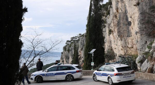 27.01.2025., Split - Policija i pripadnici HGSS-a od jutra intenzivno tragaju za 17-godisnjakom koji se biciklom udaljio iz obiteljskog stana.  Photo: Ivana Ivanovic/PIXSELL