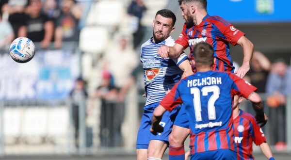 27.04.2025., stadion Opus Arena, Osijek - SuperSport HNL, 32. kolo, NK Osijek - HNK Hajduk. Arnel Jakupovic, Josip Elez. Photo: Davor Javorovic/PIXSELL