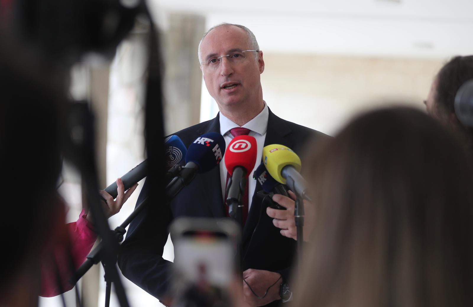 28.03.2025., Split - Predsjednik stranke Centar i gradonacelnik Splita Ivica Puljak odrzao je konferenciju za medije o zloupotrebi drzavnog aparata u predizborne svrhe i kazni Drzavnog inspektorata. Photo: Ivo Cagalj/PIXSELL