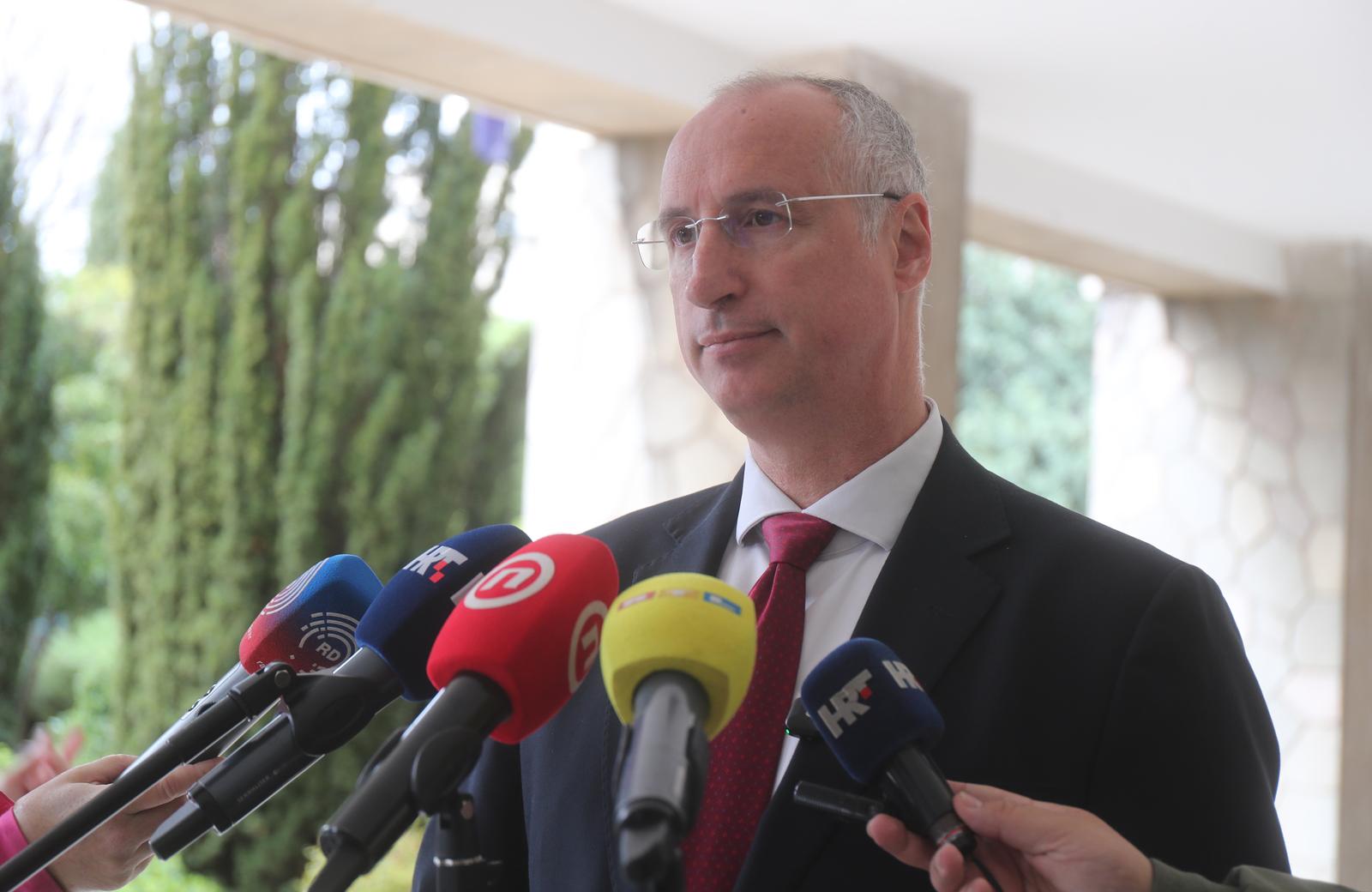 28.03.2025., Split - Predsjednik stranke Centar i gradonacelnik Splita Ivica Puljak odrzao je konferenciju za medije o zloupotrebi drzavnog aparata u predizborne svrhe i kazni Drzavnog inspektorata. Photo: Ivo Cagalj/PIXSELL