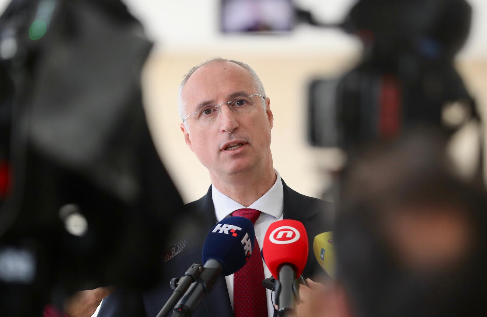 28.03.2025., Split - Predsjednik stranke Centar i gradonacelnik Splita Ivica Puljak odrzao je konferenciju za medije o zloupotrebi drzavnog aparata u predizborne svrhe i kazni Drzavnog inspektorata. Photo: Ivo Cagalj/PIXSELL