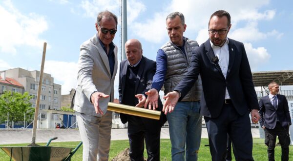 28.04.2025., Zagreb - Polaganjem kamena temeljca obiljezen je pocetak radova na rekonstrukciji nogometnog stadiona Zagreb u Kranjcevicevoj ulici. Bozidar Sikic, Velimir Zajec, Tomislav Svetina i gradonacelnik Zagreba Tomislav Tomasevic. Photo: Igor Kralj/PIXSELL